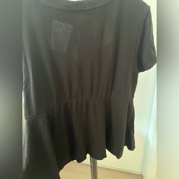 Torrid Peplum with cutouts - Picture 5 of 5